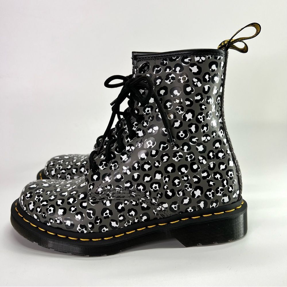 Dr. Martens Combat Boots 1460 Leopard Smooth Leather Lace Up 7 US/5UK - Picture 4 of 14